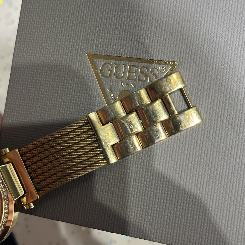 GUESS WATCH - Picture 3 of 3